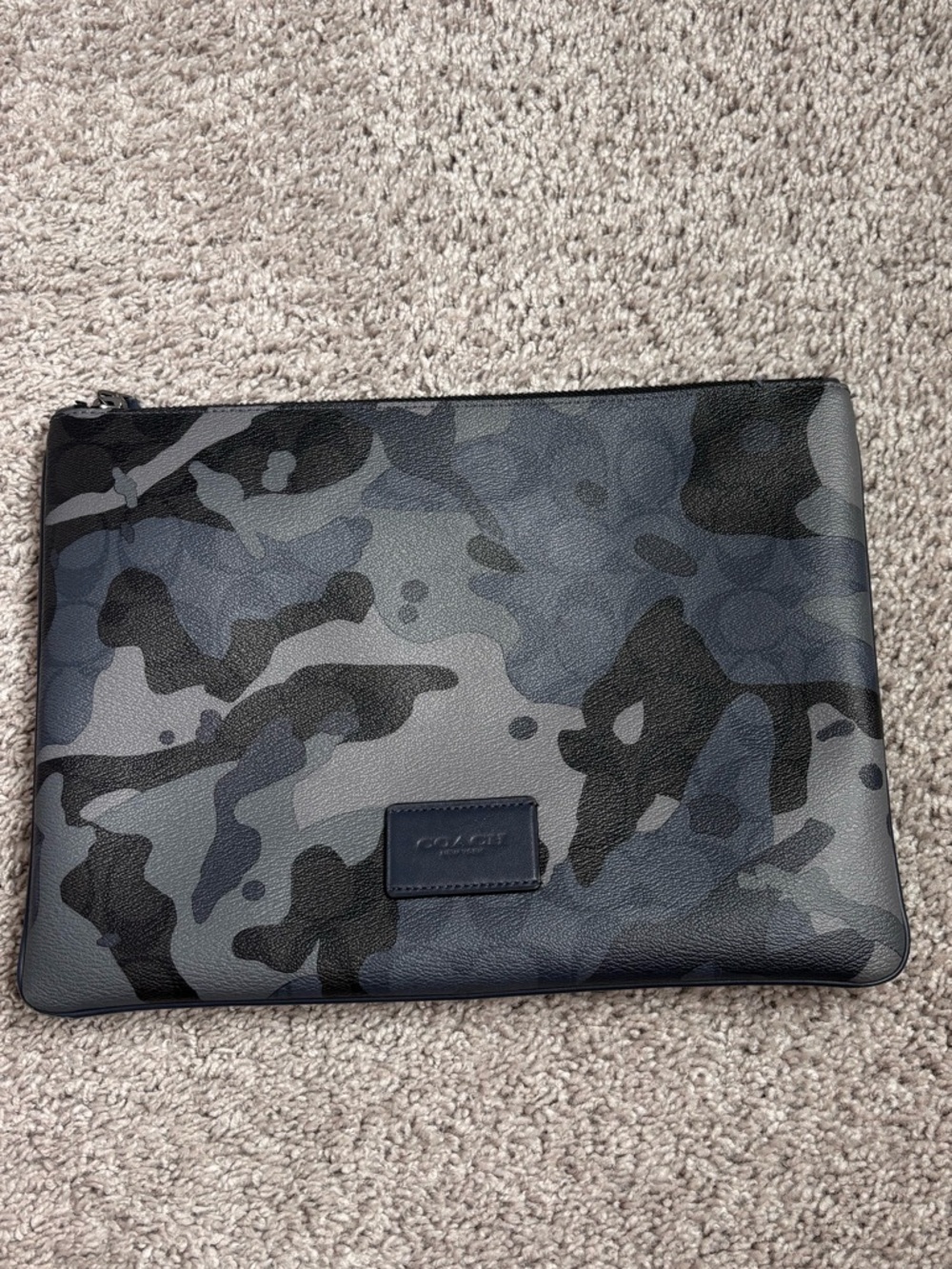 COACH men’s large pouch in blue camo - Picture 2 of 7